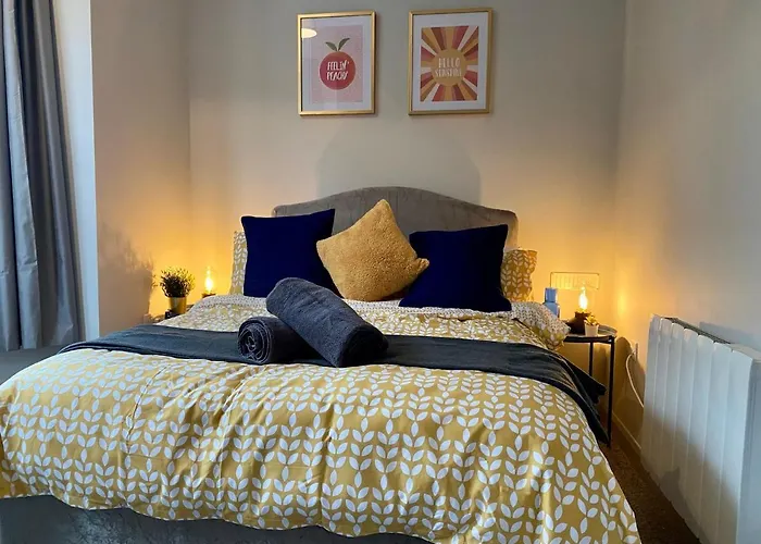 Funky Beach Retreat: Stylish Apartment Near Bournemouth